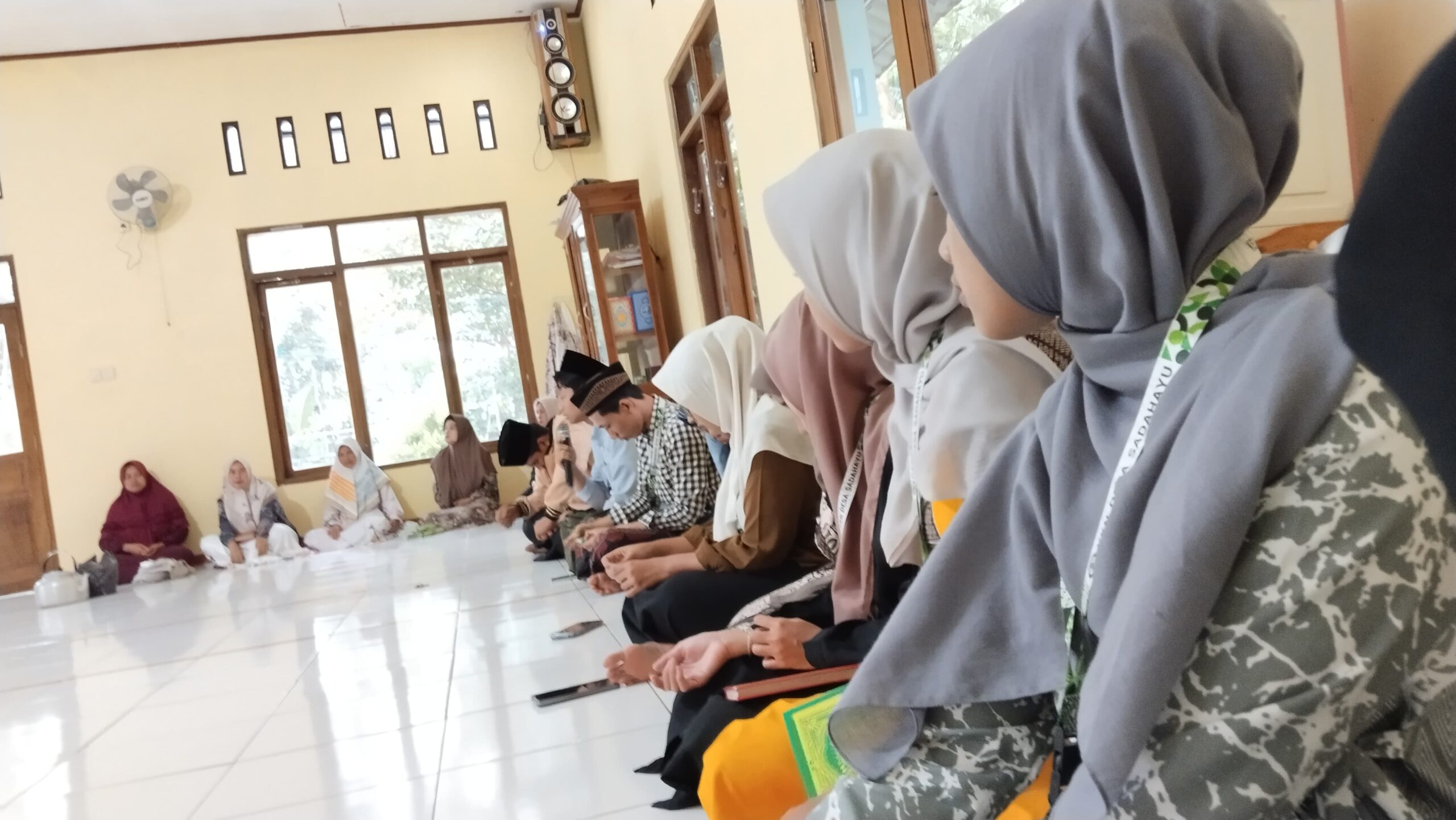 Kegiatan Rutin Sholawat Al-Barzanji di Masjid Makkah Desa Sadahayu, Menjaga Tradisi dan Mempererat Ukhuwah